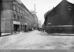 Fabrikken i Lakkegata 19-21, ca midt i bidlet. Siden utvidet med nabogården i nr. 25Foto: Oslo Museum<br>