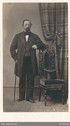 Carl Krafft (1812-1876) ble en del av det borgerlige Christiania. Dette bildet er fra Thor Olsens fotoalbum, og vitner om personlige forbindelser.Foto: Oslo Museum<br>